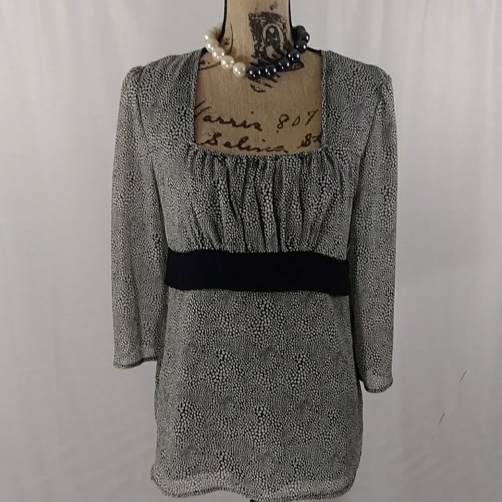 Essentials by Milano black white blouse